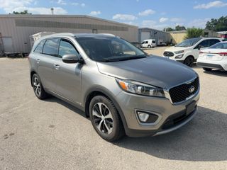 2017 Kia Sorento 3.3L EX - Exterior Front Right Corner Image